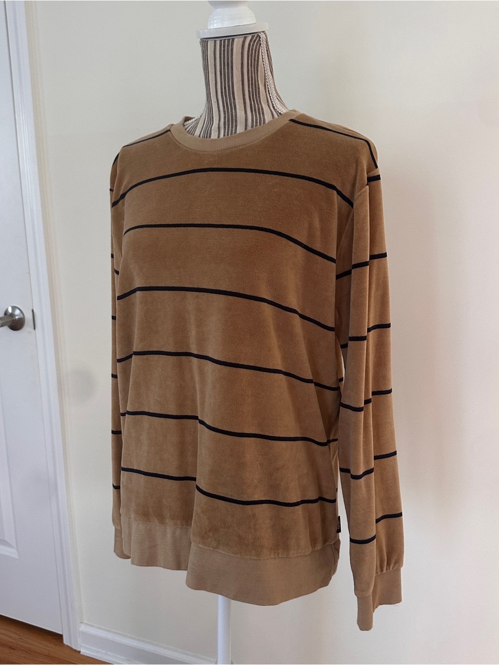 Stussy Men's Tan Striped Crewneck Sweater M Medium
